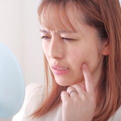 夏のひどい肌荒れ対策！荒れる原因と正しいケア方法について解説